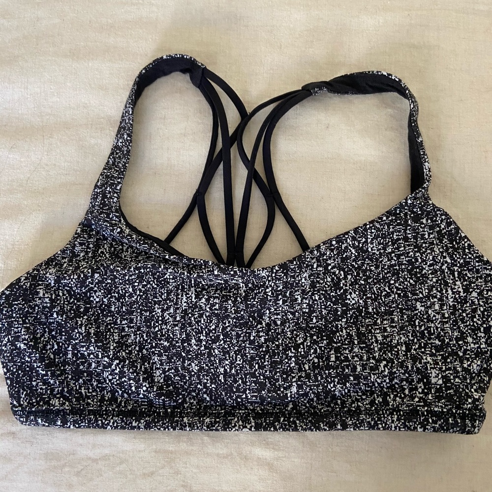 Lululemon free to be zen sports bra, size 6